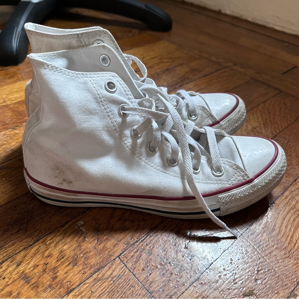 White High Top Converse - Size 7.5